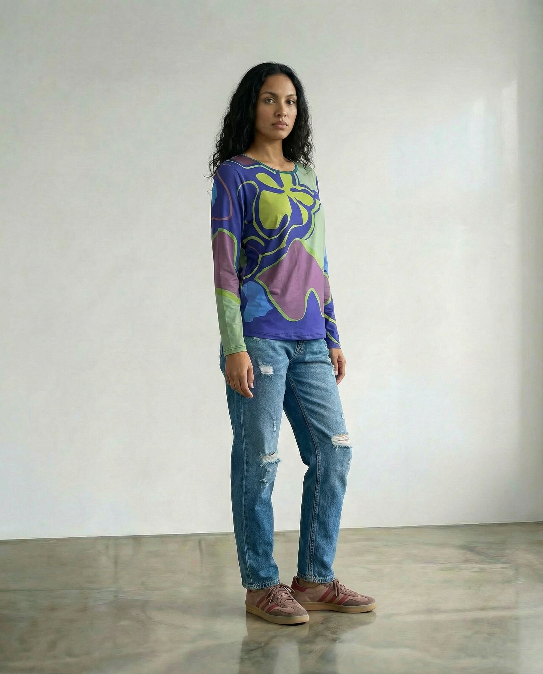 moda consiente latinoamericana remera estampada edición limitada Ana Basanta en campaña moda uruguaya