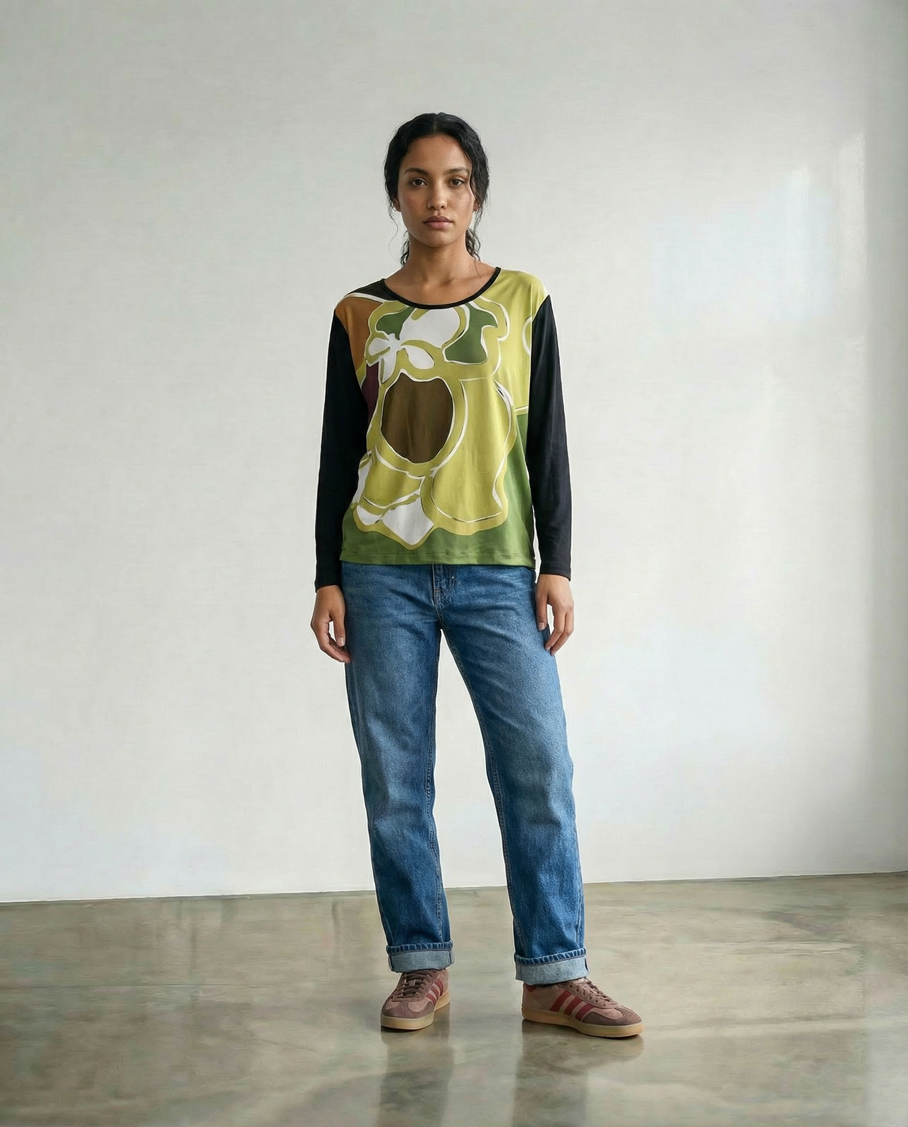 remera frente con estampado exclusivo Ana Basanta diseño textil uruguayo
