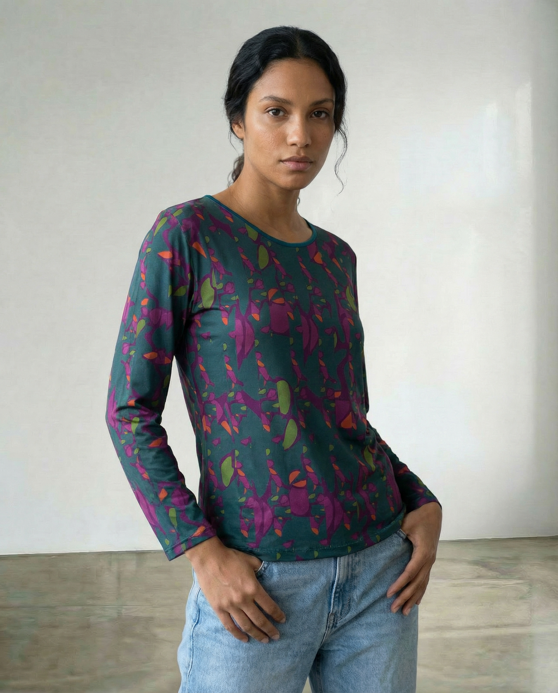 diseño independiente ropa de diseño Uruguay remera estampado exclusivo trama detalle
